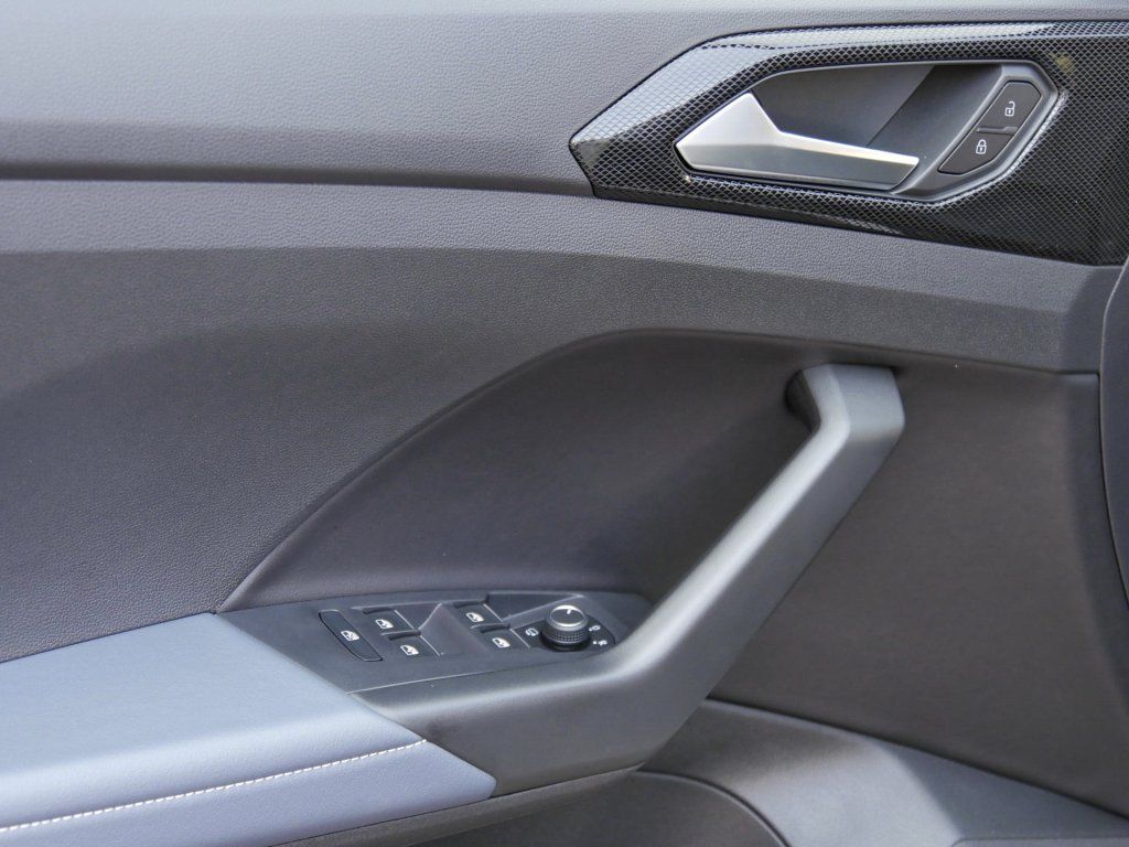 Fahrzeugabbildung Volkswagen T-Cross 1.0 TSI Style AHK Kamera ACC AppConnect
