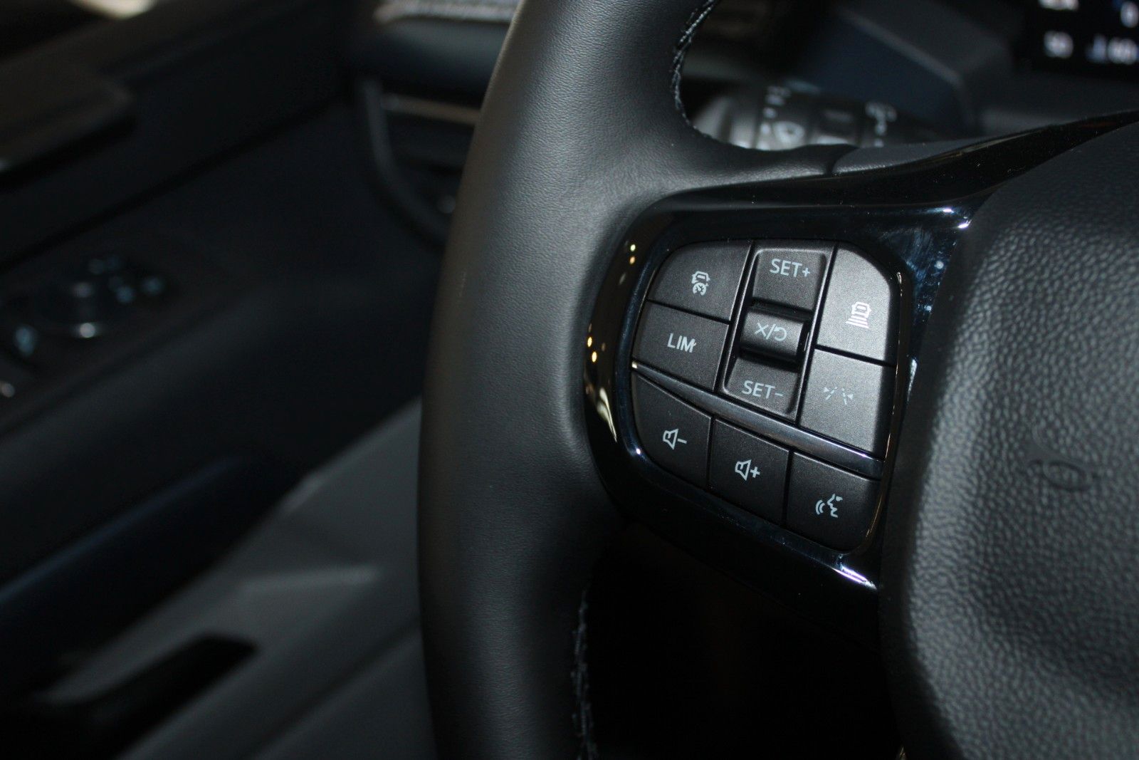 Fahrzeugabbildung Ford NUGGET L2 Active 40 JAHRE EDITION Aufstelldach