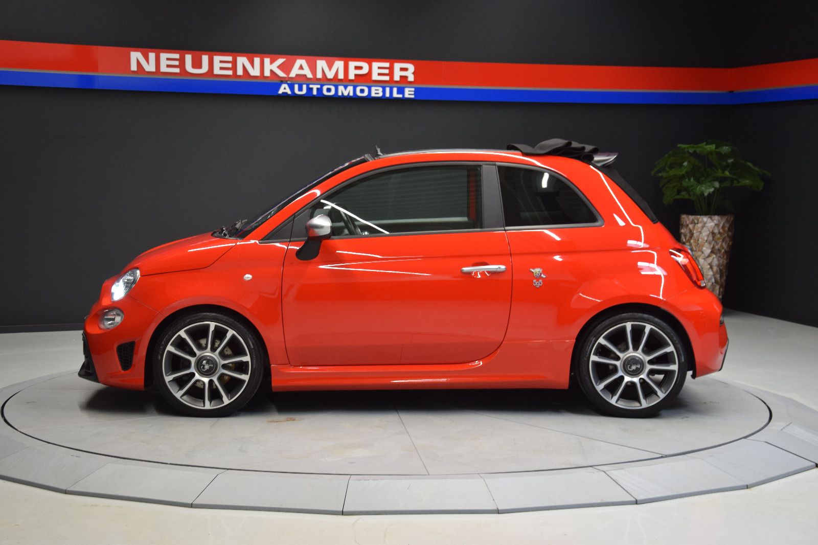 Fahrzeugabbildung Abarth 595 C Turismo Facelift Leder beats PDC UConnect