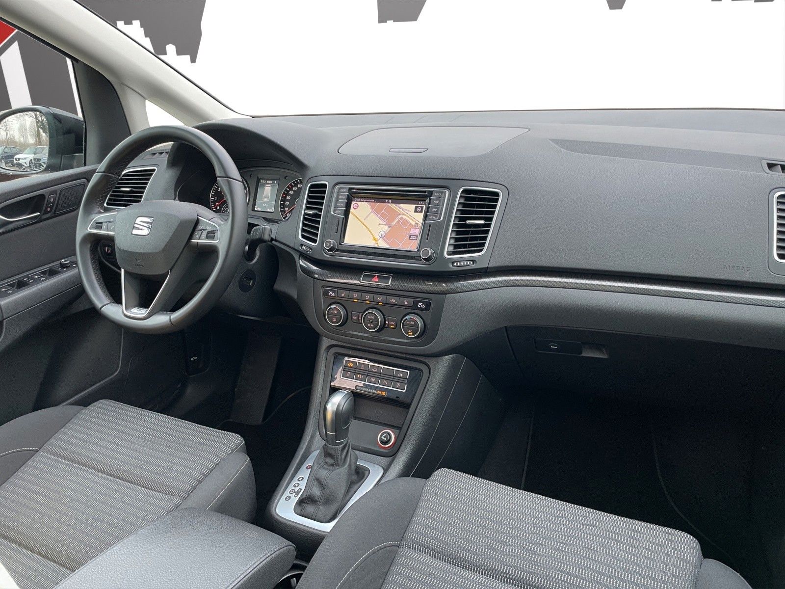 Fahrzeugabbildung SEAT Alhambra 1.4TSI DSG AHK/NAVI/XENON/SHZ/ACC/7Sitz
