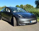 Tesla Model 3 Allradantrieb mit Dualmotor Performa...
