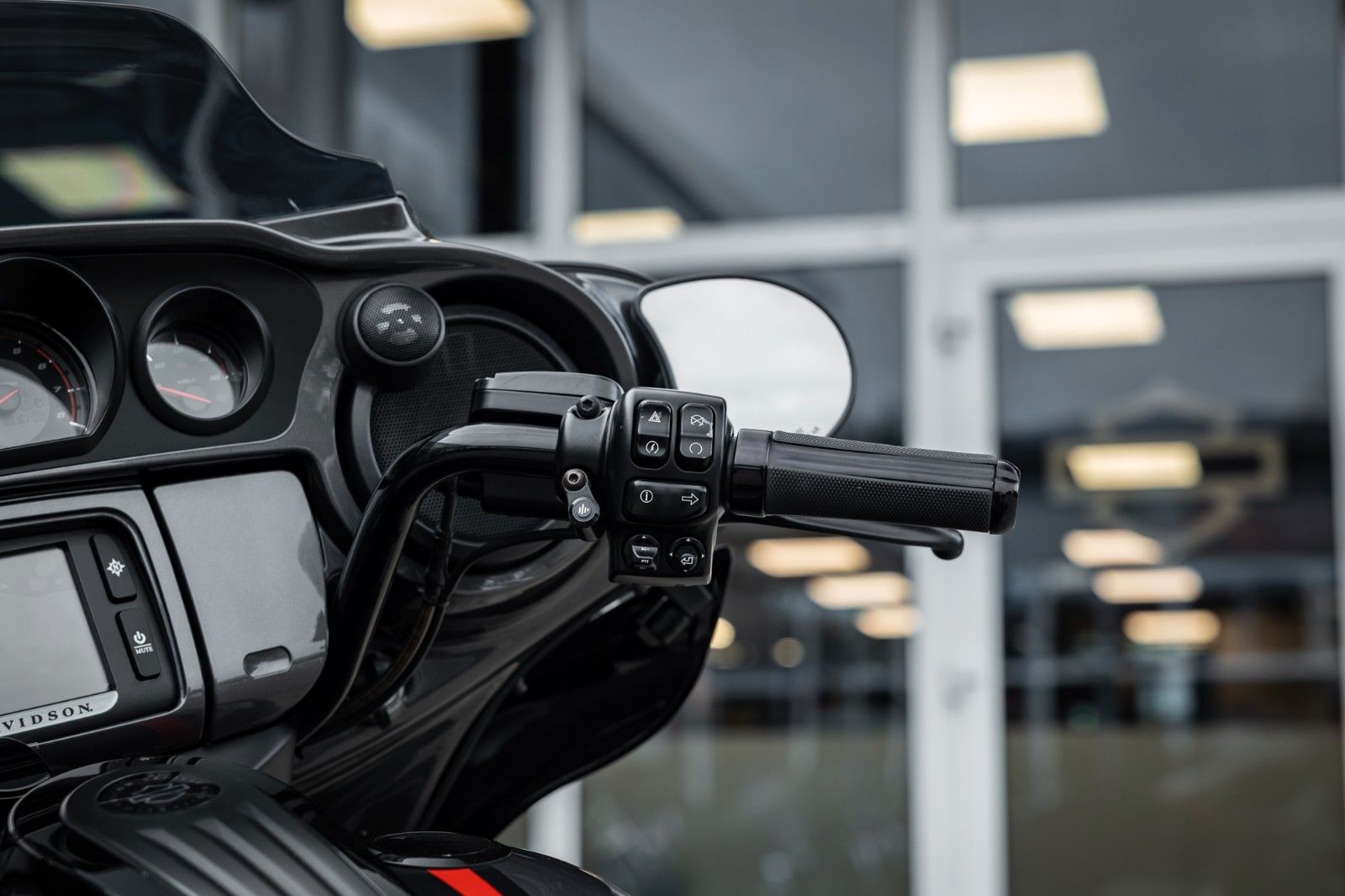 Fahrzeugabbildung Harley-Davidson CVO STREET GLIDE 117 FLHXSE - KESSTECH