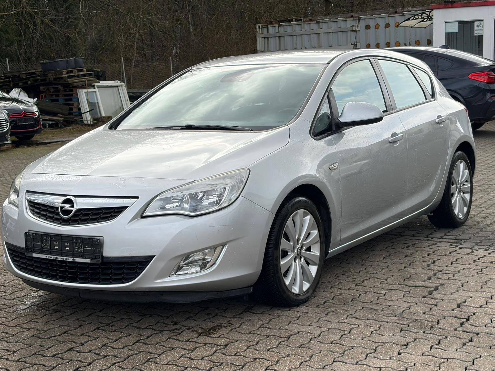 Opel Astra J Lim. 5-trg. Edition