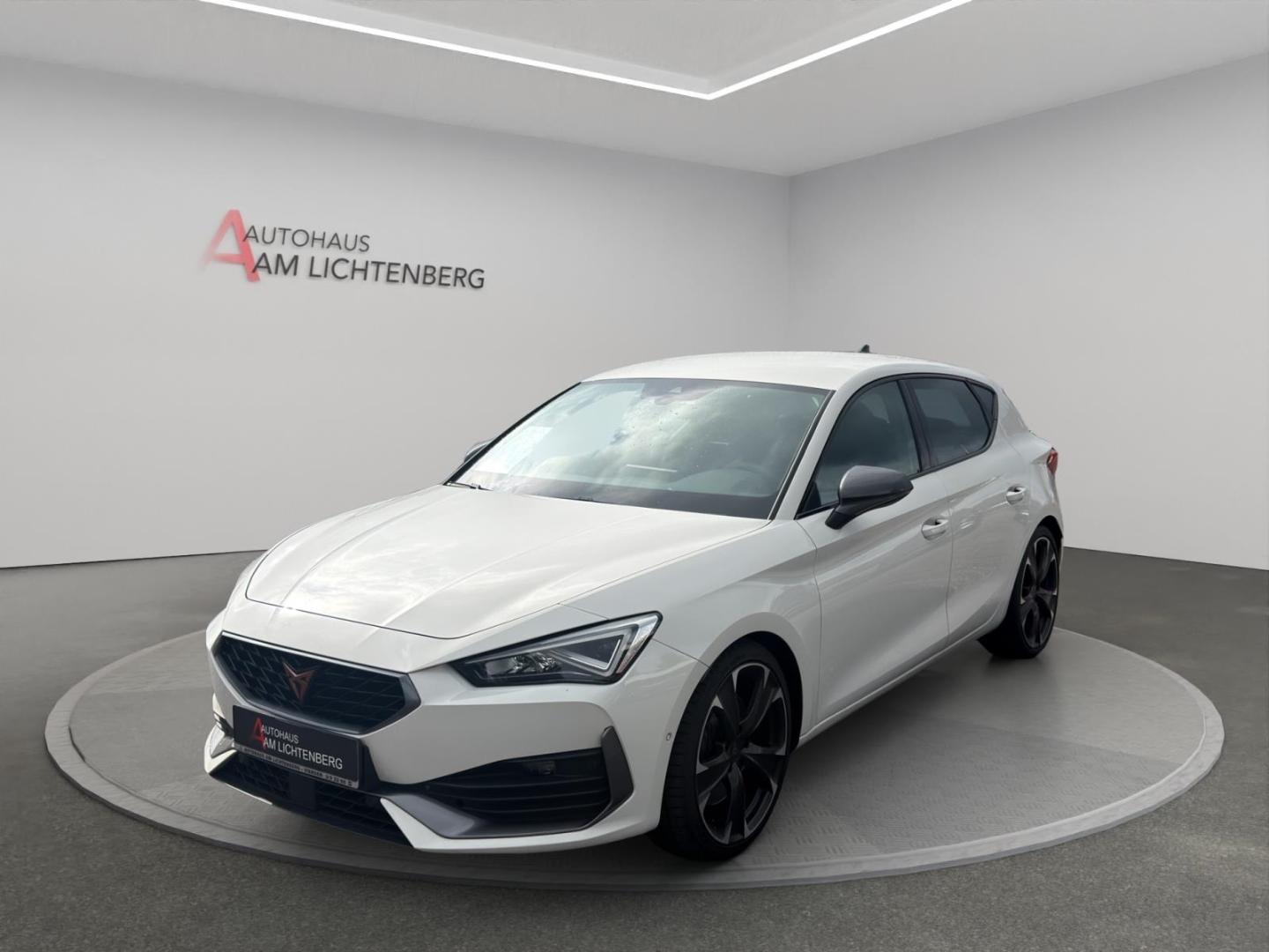 Cupra Leon VZ 2.0 TSI LED+ACC+NAVI+PDC+KAMERA+KEYLESS+