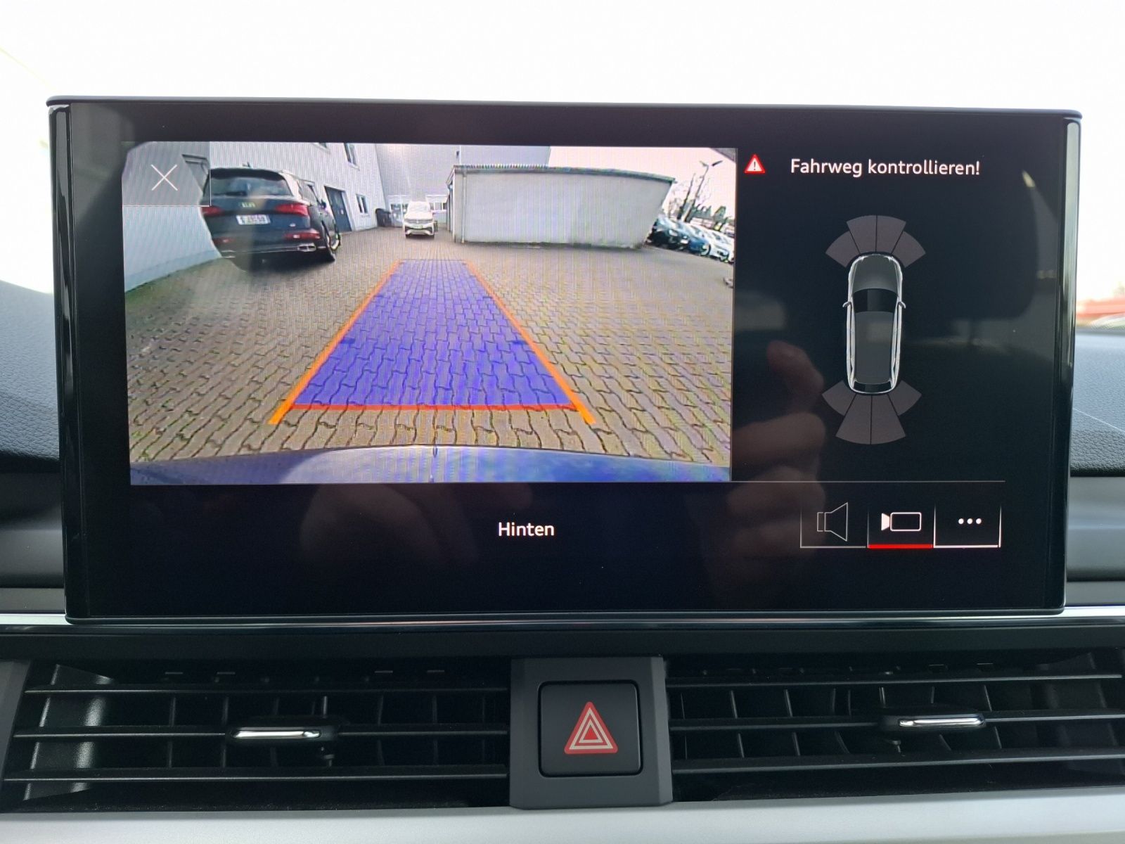 Fahrzeugabbildung Audi A4 Avant 40 TDI advanced quattro S-tronic LED AH