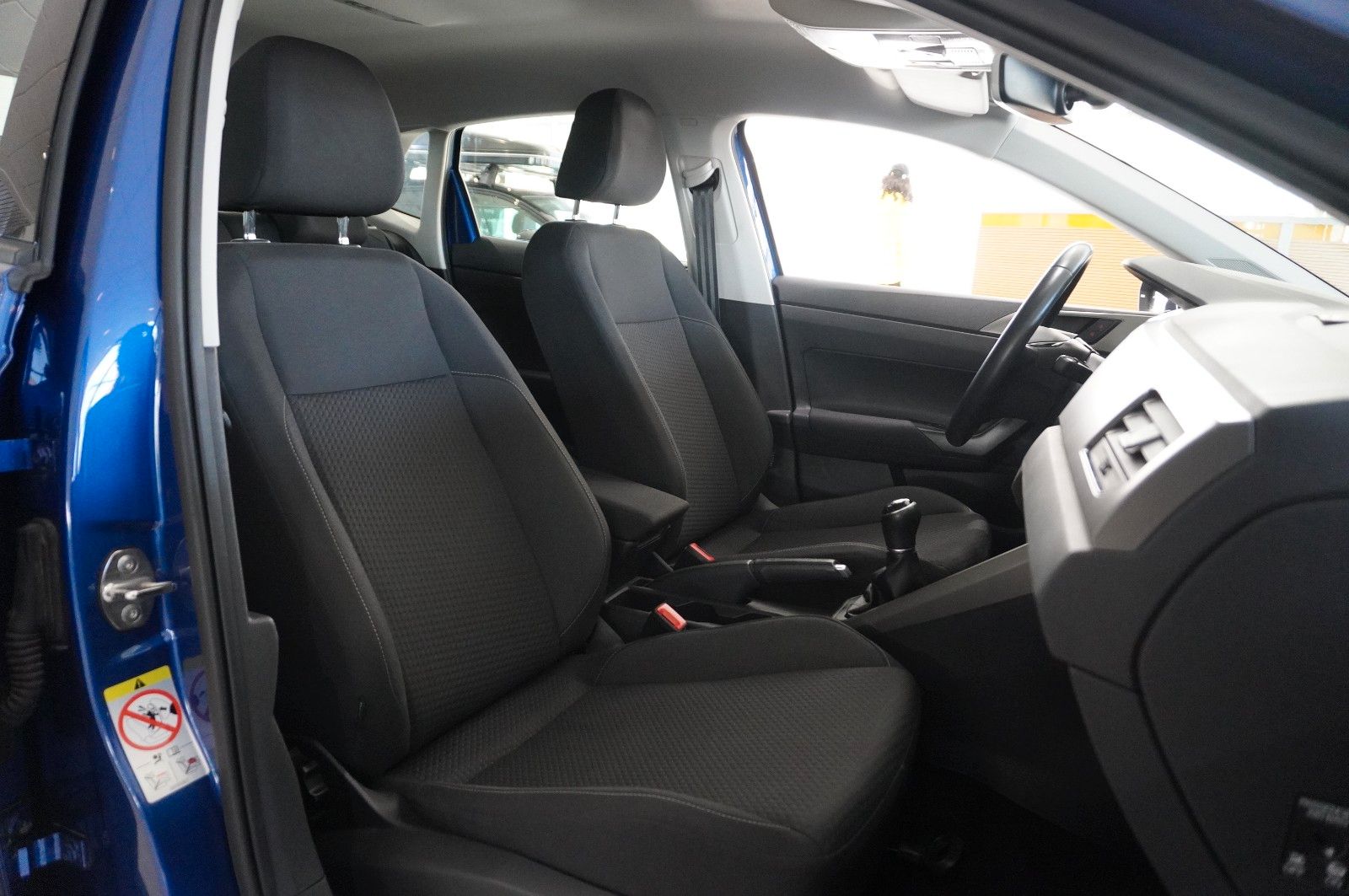 Fahrzeugabbildung Volkswagen Polo VI 1.0 TSI COMFORTLINE NAVI/LED/KAMERA/DAB+