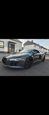 Audi R8 4.2 FSI S tronic quattro - - Audi R8 mit Benzin-Antrieb: 4s
