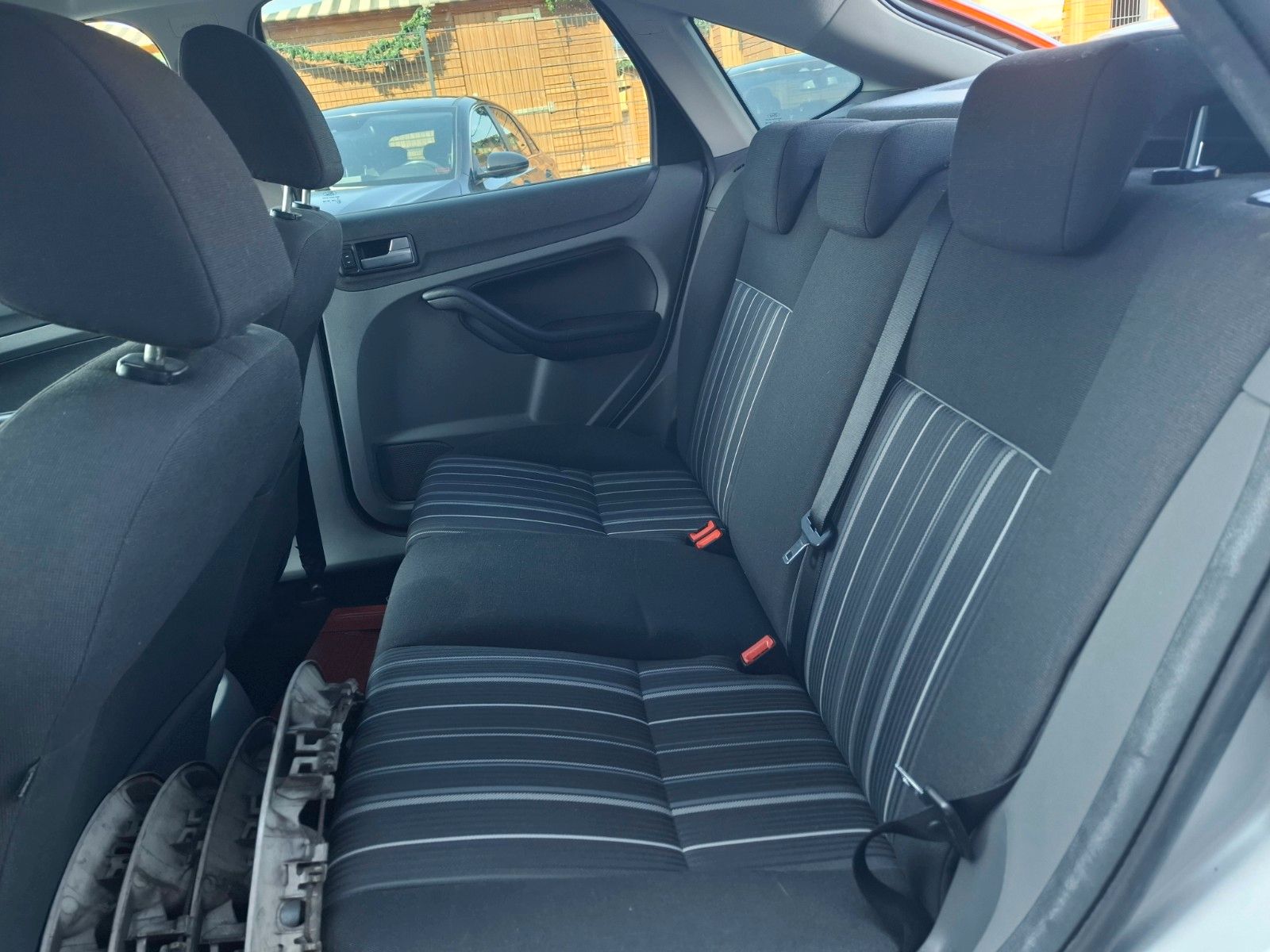 Fahrzeugabbildung Ford Focus Lim. Style