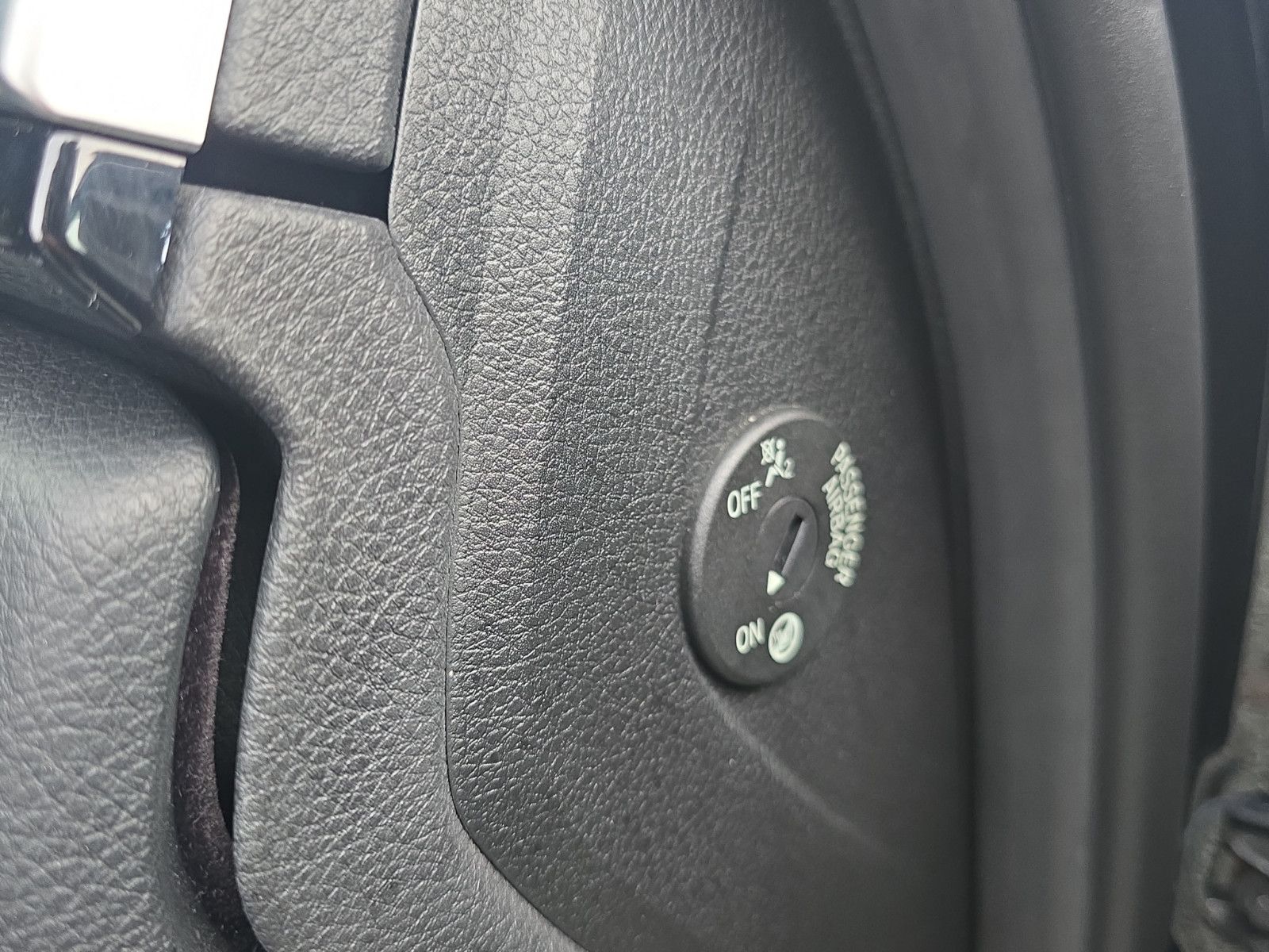 Fahrzeugabbildung BMW 330 e iPerformance M-Sportpaket +LED+ALCANTARA