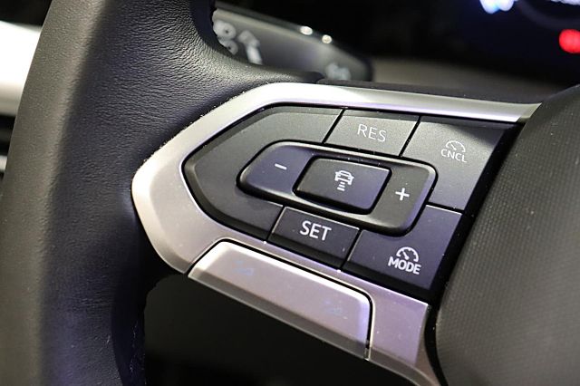 Golf Life 1.5 TSI Standheizung Winterr.ACC LED K