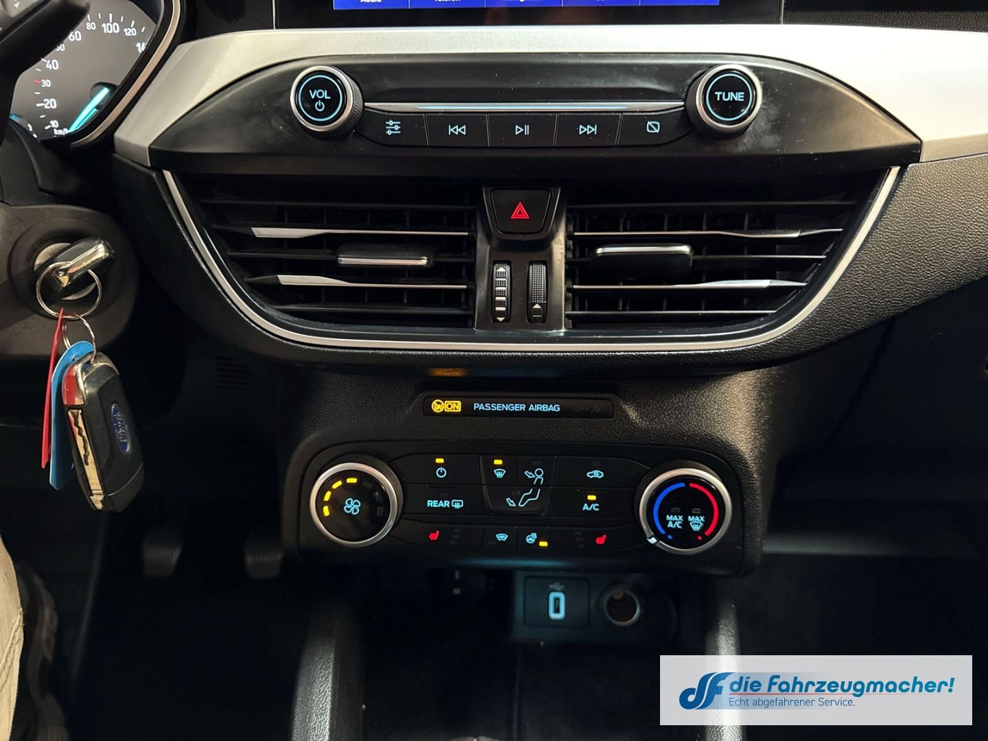 Fahrzeugabbildung Ford Focus Turnier Cool & Connect 1.0 EcoBoost EU6d-T
