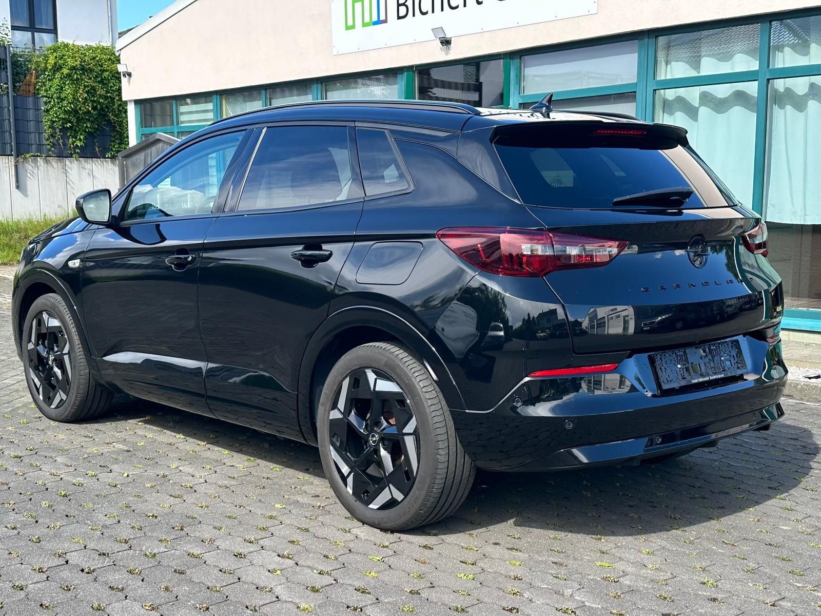 Fahrzeugabbildung Opel Grandland GSe PHEV 1.6 AWD+LED+360+SHZ+ACC+NAVI+
