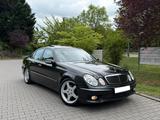 Mercedes-Benz E320 V6 AMG-Styling Paket 2-... - Mercedes-Benz E 320 in Frankfurt (Main)