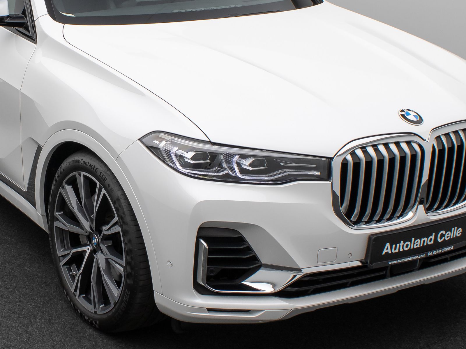 Fahrzeugabbildung BMW X7 xD40d  Panorama Kamera HUD DAB H/K SoftCl AHK