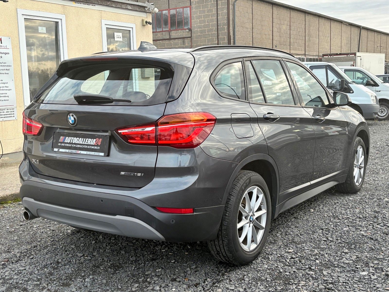 Fahrzeugabbildung BMW X1 sDrive18i Aut. Navi LED Tempomat SCHECKHEFT
