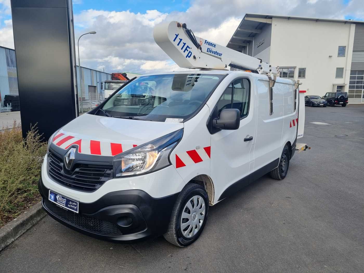 Fahrzeugabbildung Renault Trafic dCi 120 L1H1 / France Elavateur 10,6m