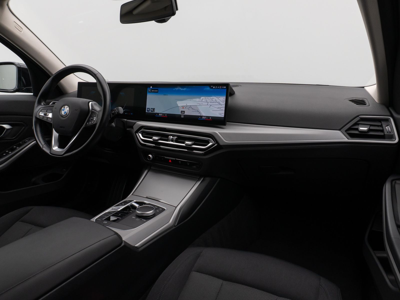 Fahrzeugabbildung BMW 318i DAB CockPit+ PDC Geschwindigkeitsreg LED