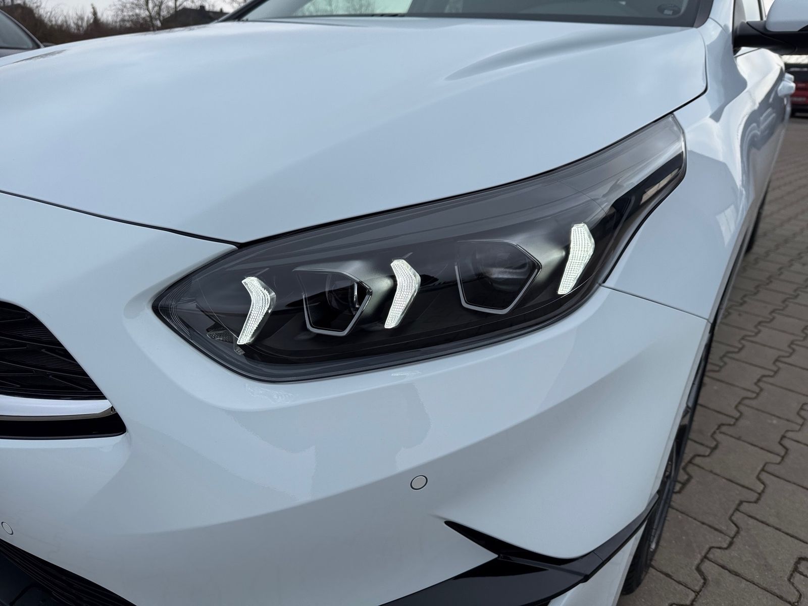 Fahrzeugabbildung Kia Ceed 1.0 T-GDI 48V 100  DCT Ultimate
