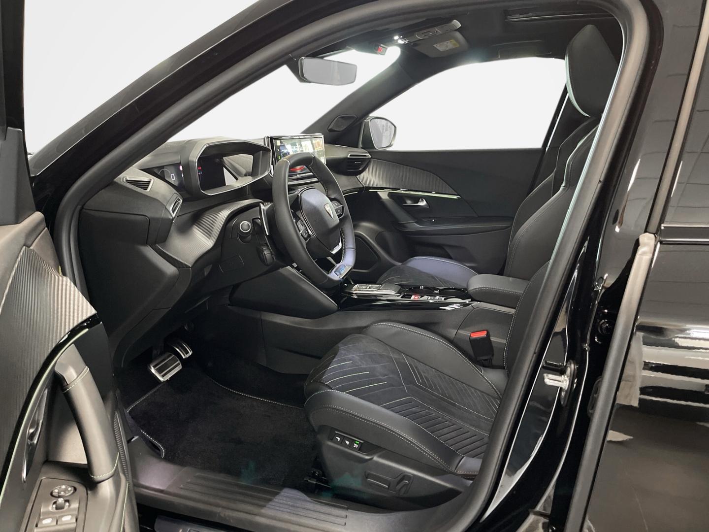 Peugeot 2008 GT 1.5 BlueHDi 130 EU6d Navi Leder Massages