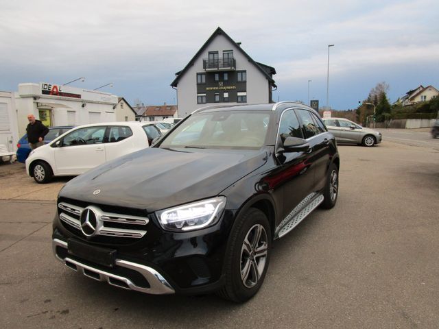 Mercedes-Benz GLC 300 d 4Matic*LEDER*LED*PANORAMA*AHK*