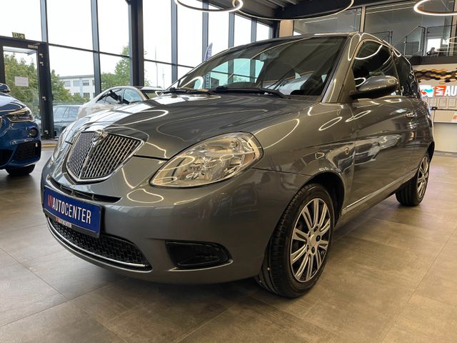 Lancia Ypsilon 1.4 8V Oro *KLIMAAUT.*2.HD*TÜV 062027*