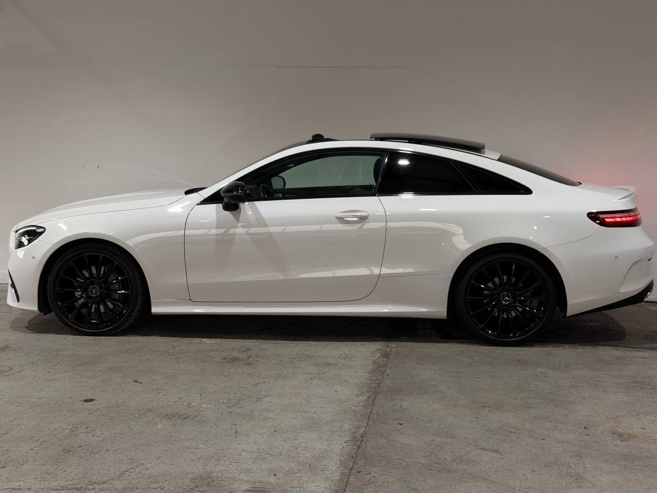 Mercedes-Benz E 220d Coupe*AMG*PANO*360°*NIGHT*BURM*WIDE* foto 9