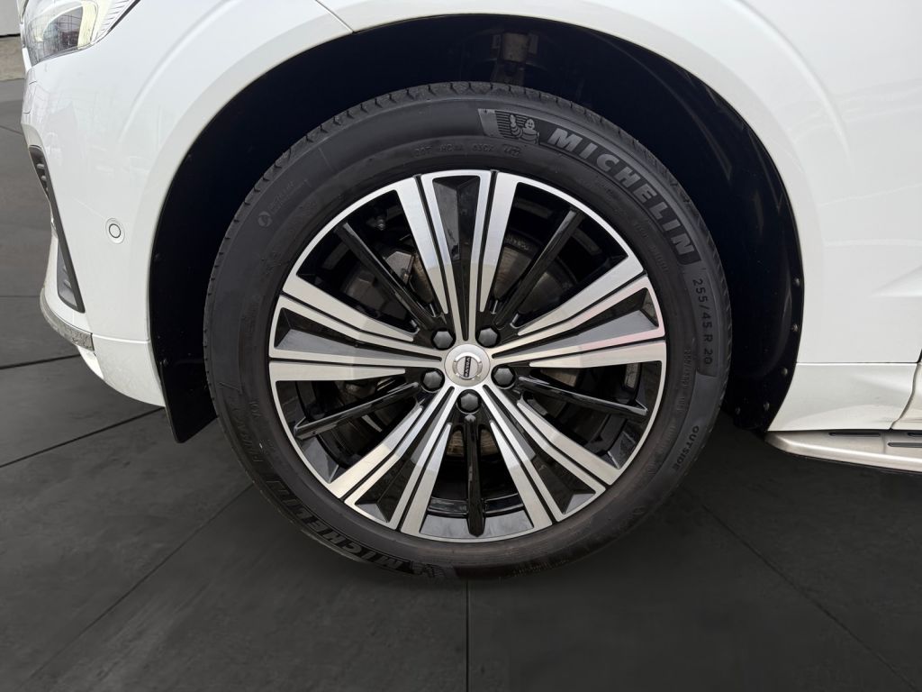 VOLVO XC60 B5 D AWD Ultimate Bright,B&W,AHK.STH Polest VOLVO XC60 B5 D AWD Ultimate Bright,B&W,AHK.STH Polest