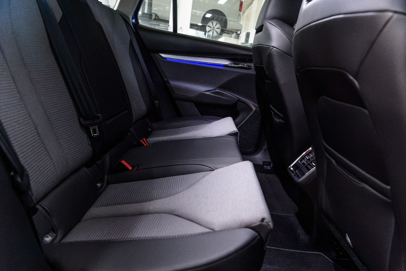 Fahrzeugabbildung SKODA Enyaq 50 NAVI+LED+RFK