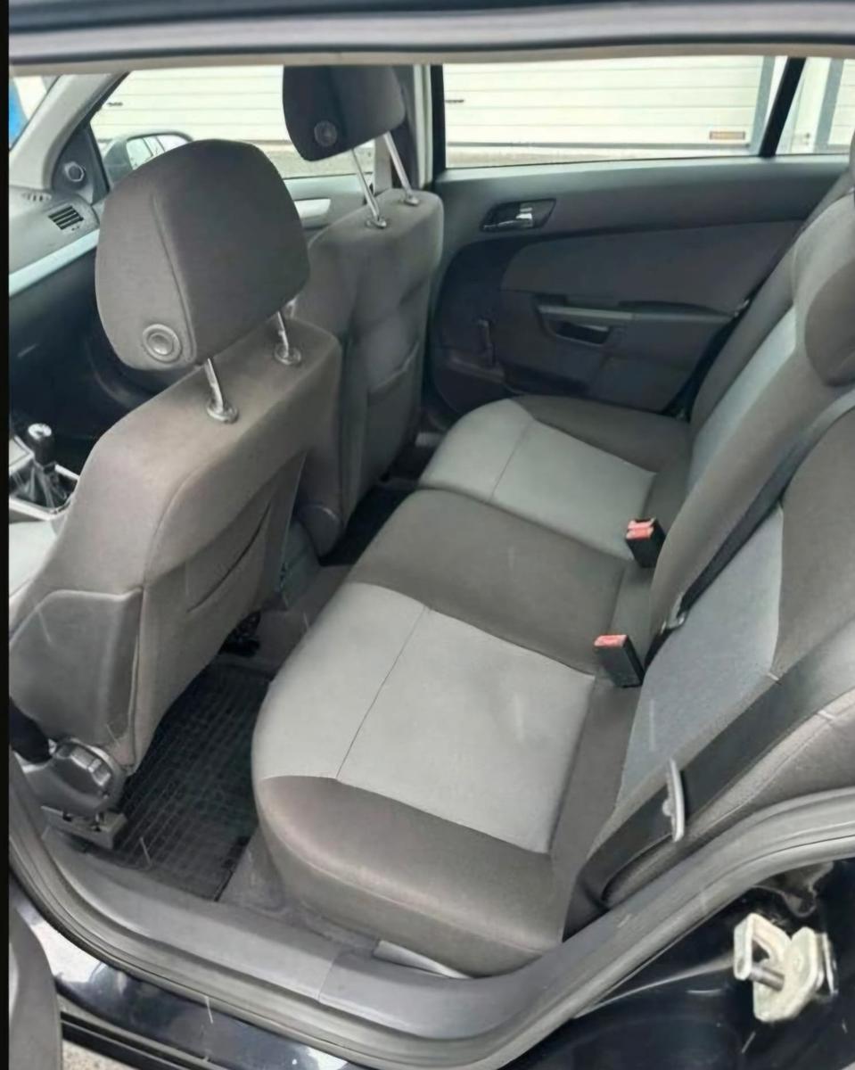 Opel Astra 2005 — photo 8