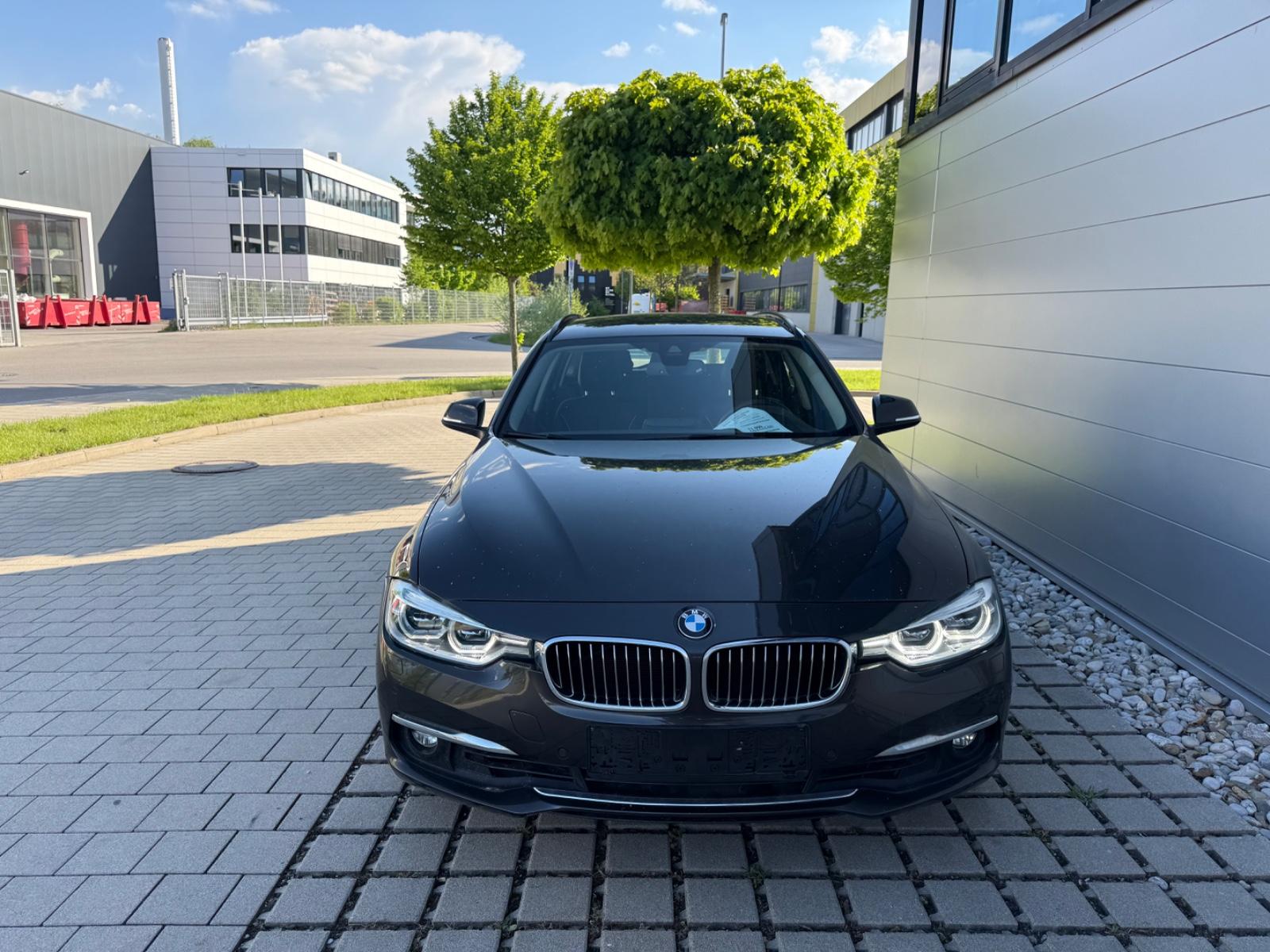 BMW 320i xDrive Touring Luxury Line Aut/Leder/Head-U