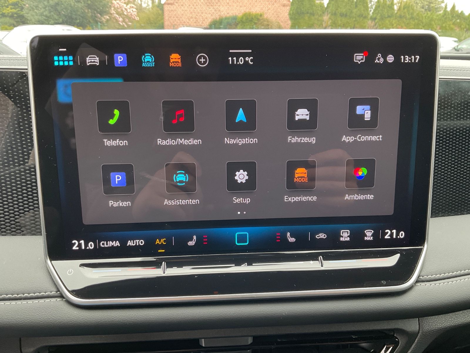 Fahrzeugabbildung Volkswagen Tiguan 1.5 eTSI DSG GOAL,AHK,Kamera,Navi,ACC