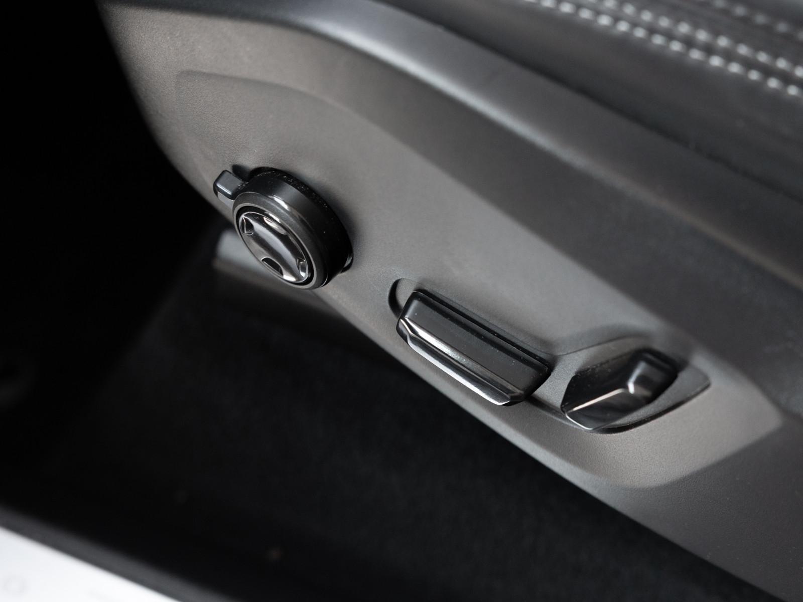 Volvo XC90 B5 AWD Ultimate Dark- voll