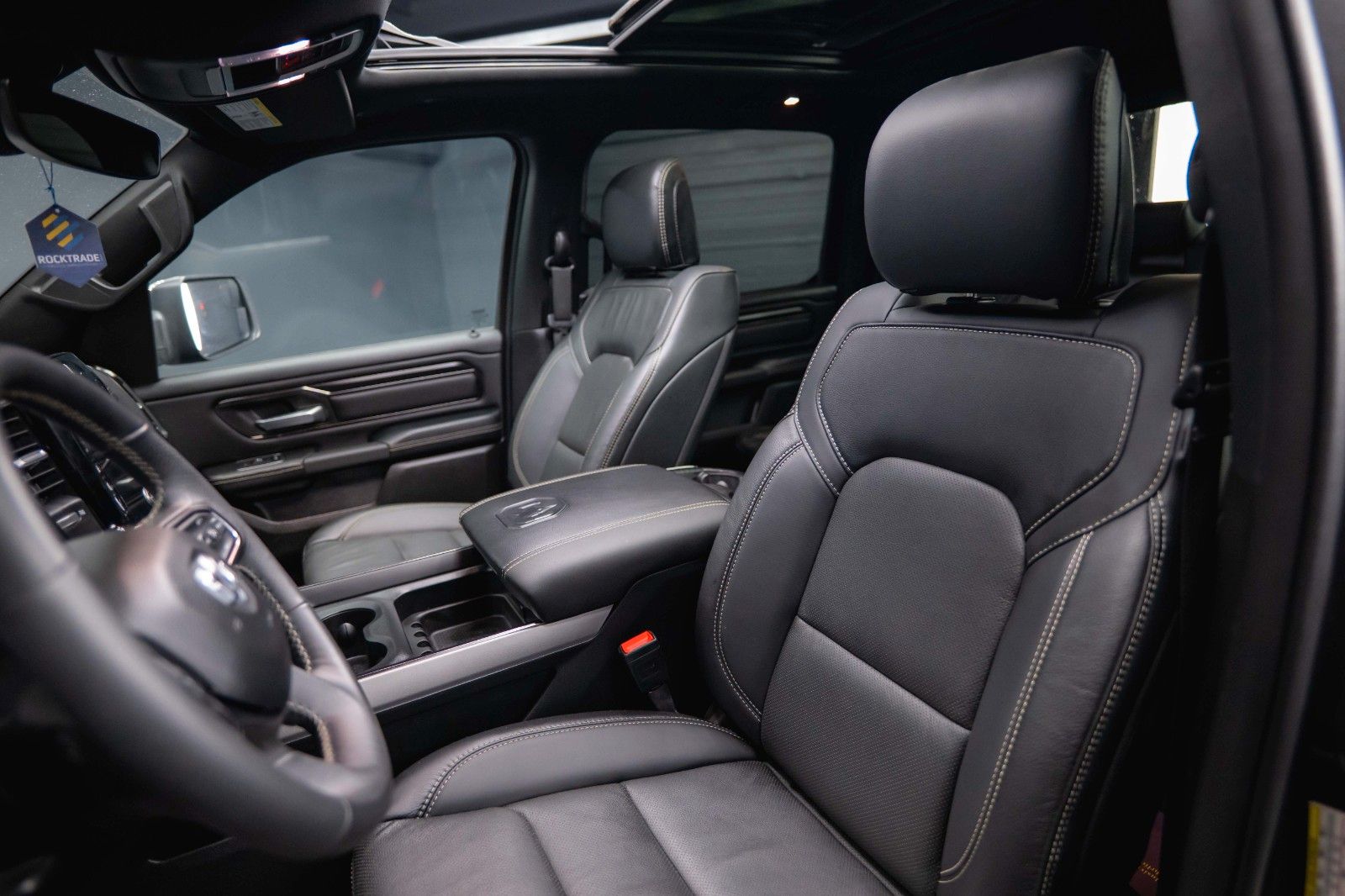 Fahrzeugabbildung Dodge RAM 5.7 V8 HEMI 4x4 Sport Night *Pano*22 Zoll*