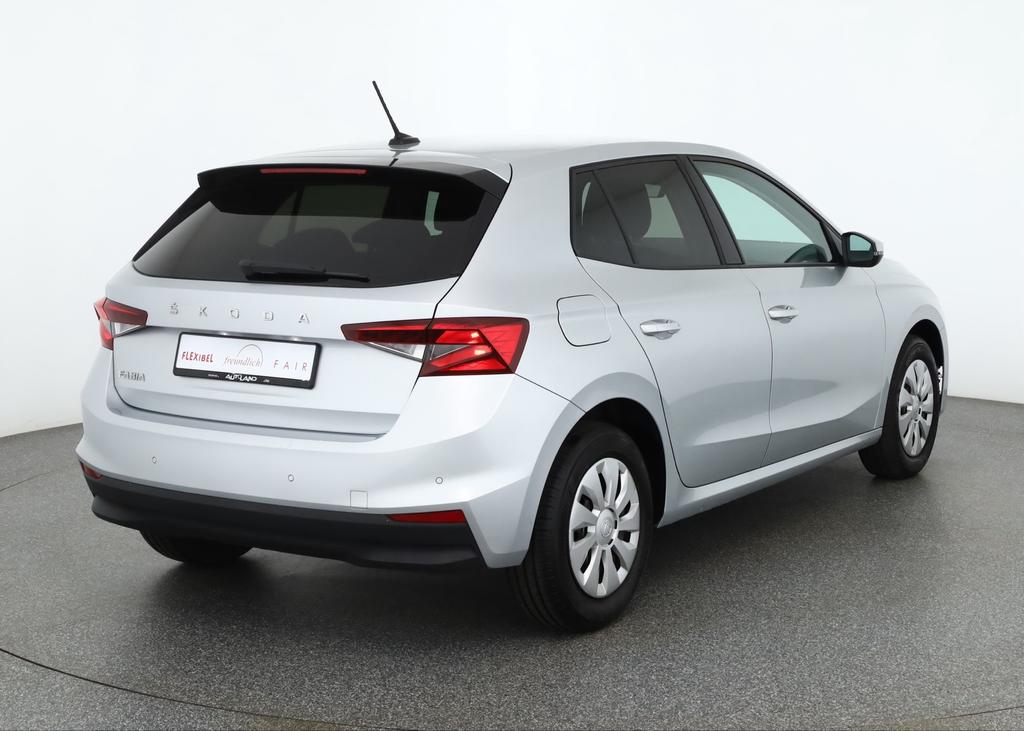 Skoda Fabia 2022 г. Серебристый, пробег 32399 км