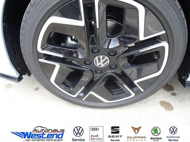 Fahrzeugabbildung Volkswagen Golf Variant R-Line 1.5l eTSI 110kW DSG AHK LED