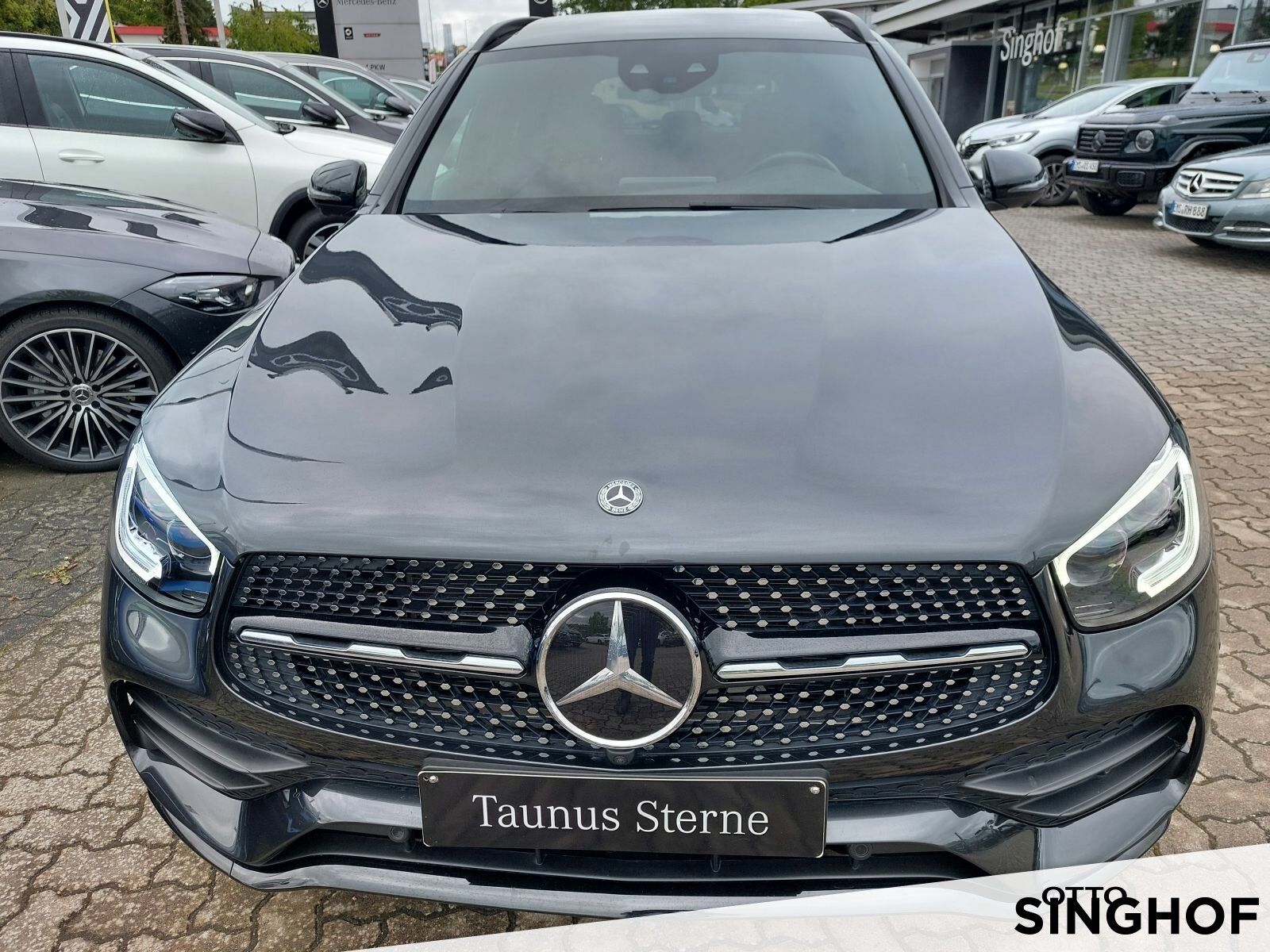 Fahrzeugabbildung Mercedes-Benz GLC 200 AMG Pano+AHK+Distronic+Night+360°+dynLED