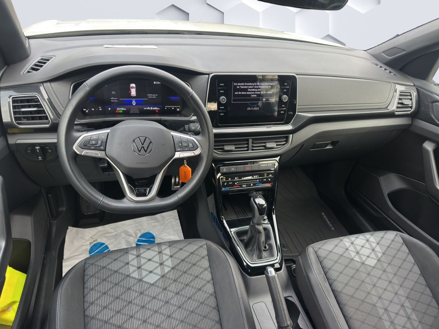 T-Cross R-Line 1.5 l TSI 110 kW DSG AHZV LED GJR