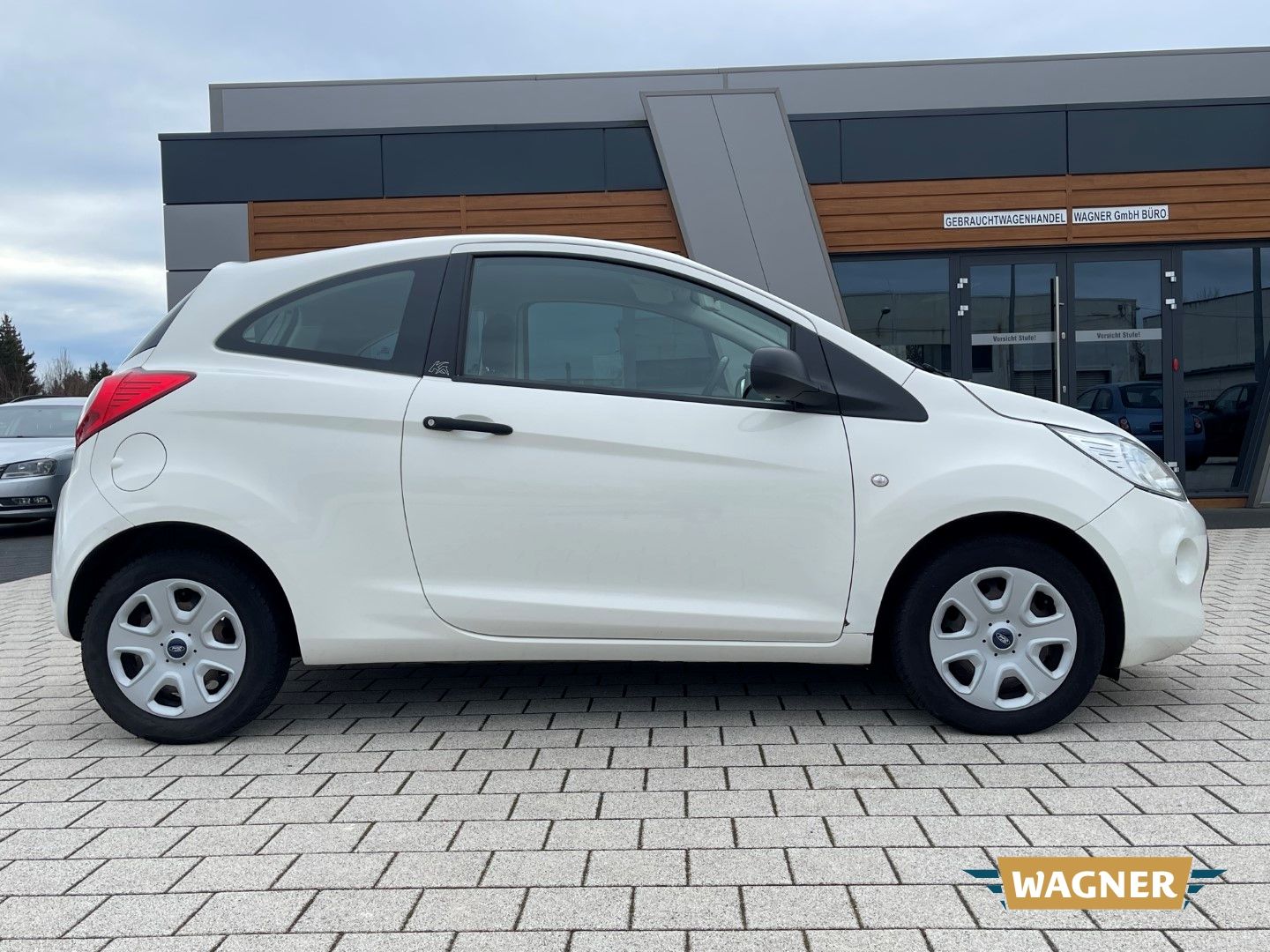 Fahrzeugabbildung Ford Ka Ambiente 1.2 Klima SHZ Tüv 07/26