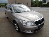 Skoda Octavia Family, Klimaautomatik, HU-AU NEU - Skoda Octavia aus 2012 mit Benzin-Antrieb: Kombi