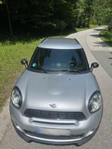 MINI Cooper S ALL4 Countryman - silberne MINI Cooper S Countryman