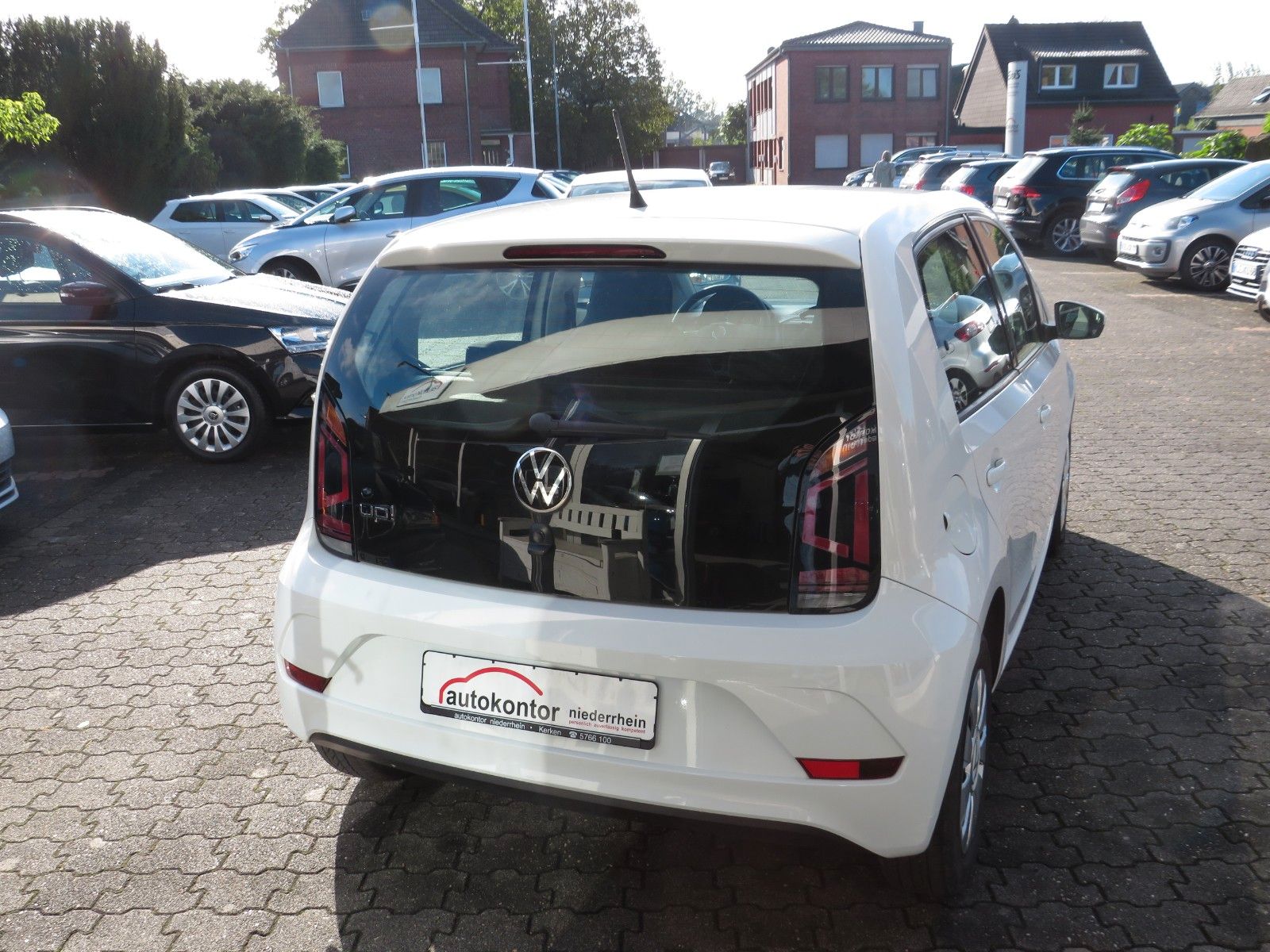 Fahrzeugabbildung Volkswagen up! TELVOR, MAPS&MORE KLIMA DAB NOTBREMS 1.HD