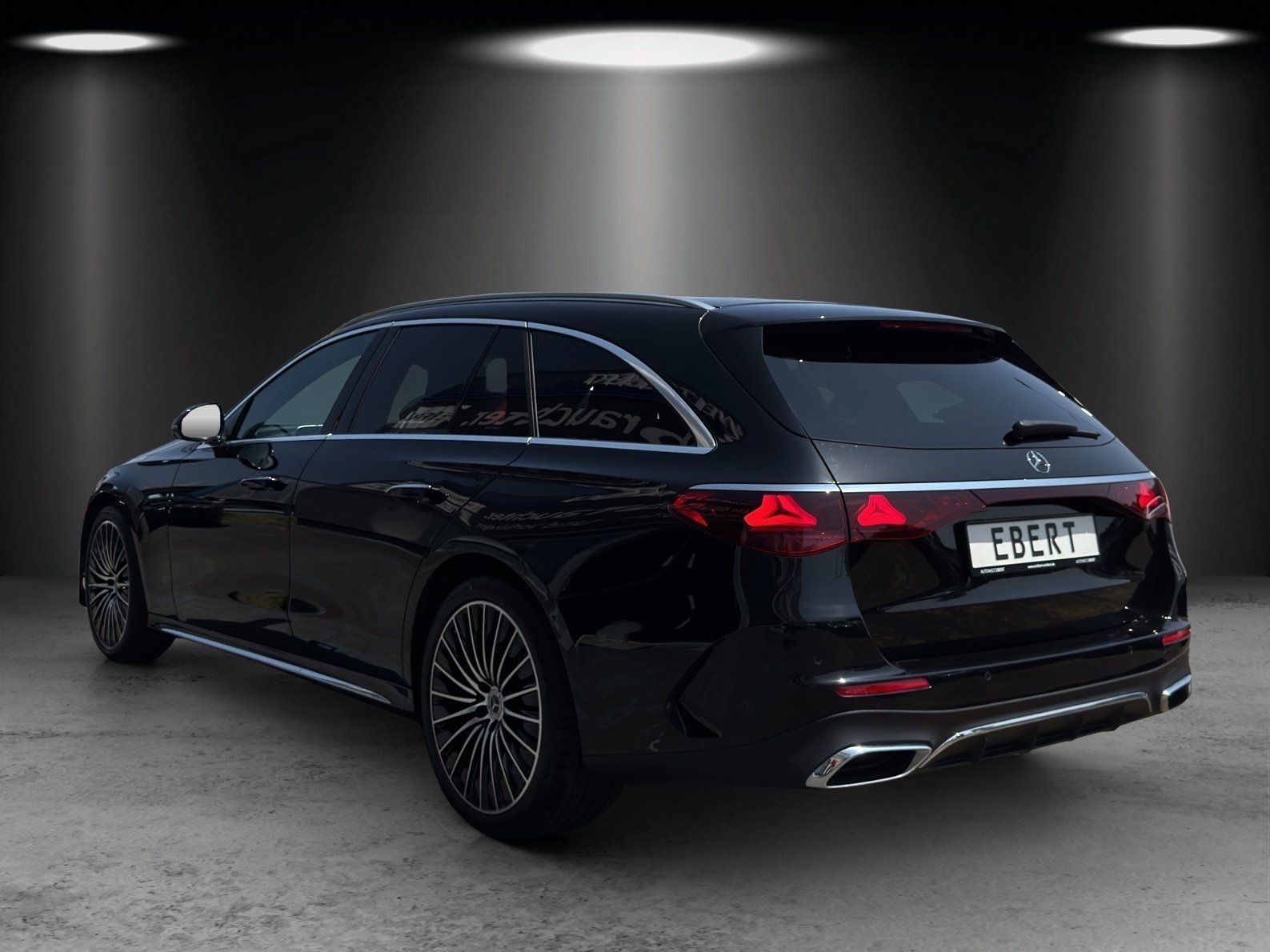 Fahrzeugabbildung Mercedes-Benz E220d T AMG Advanc+ AIRMATIC Burme AHK 20"DISTRO