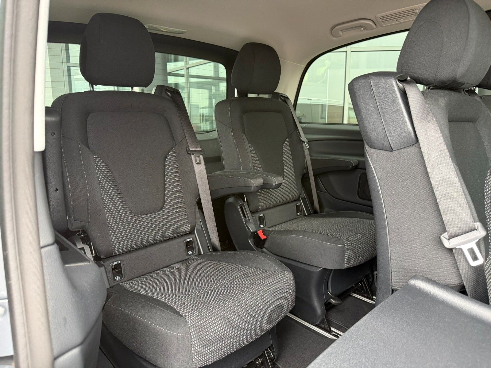 Fahrzeugabbildung Mercedes-Benz V 250 d Kompakt DISTRONIC AHK2,5to Kamera