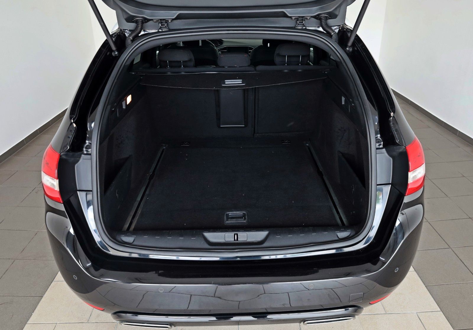 Fahrzeugabbildung Peugeot 308 SW Allure GT-Line T.Leder,Navi,LED,Panorama