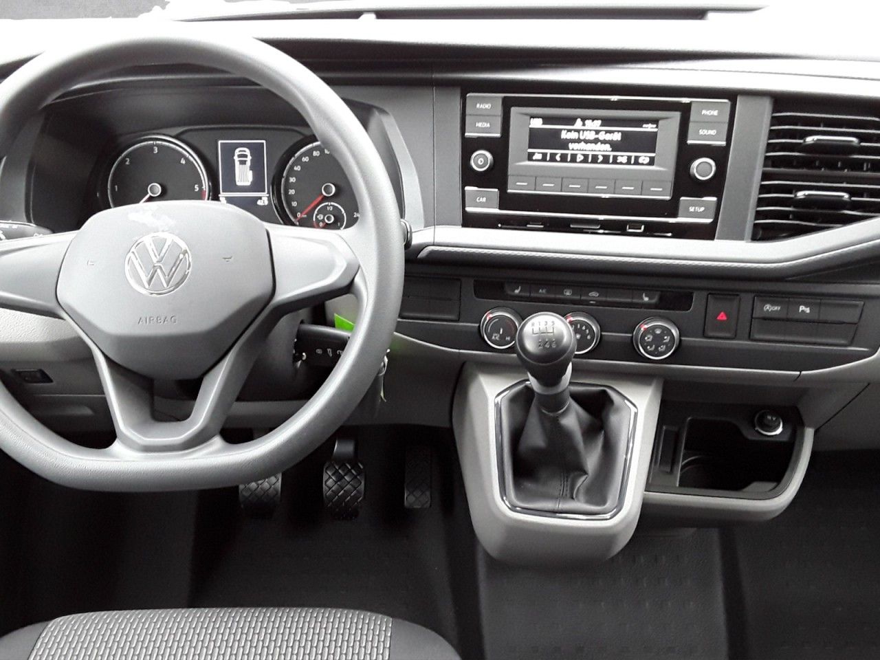 Fahrzeugabbildung Volkswagen T6 Caravelle 6.1 Kombi Trendline LR TDI 110 kW