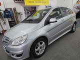 Mercedes-Benz B 180 Autotronic Navi,AHK,PTS,Shz,Allwetterreif. - gebrauchte Mercedes-Benz B 180 aus dem Jahr 2010
