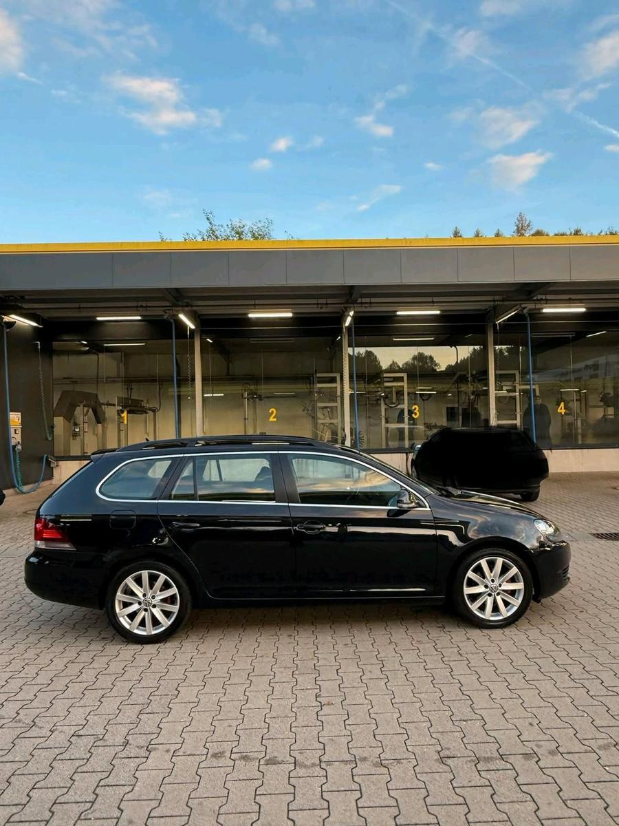 Volkswagen Golf 2010 — двигун 105 HP (77kW)