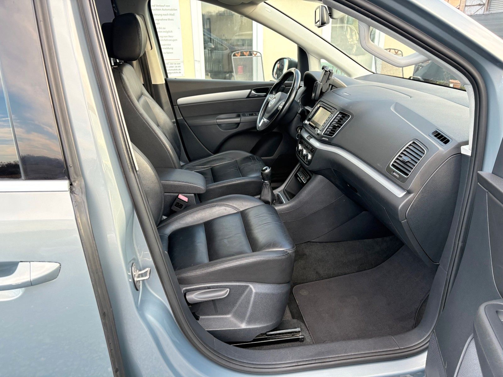 Fahrzeugabbildung Volkswagen Sharan HIGHLINE 7-SITZER Navi Leder Kamera SPORT