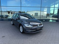 Fahrzeugabbildung Volkswagen Golf VII Lim 1.6 TDI Comfortline *ACC*SHZ*PANO*