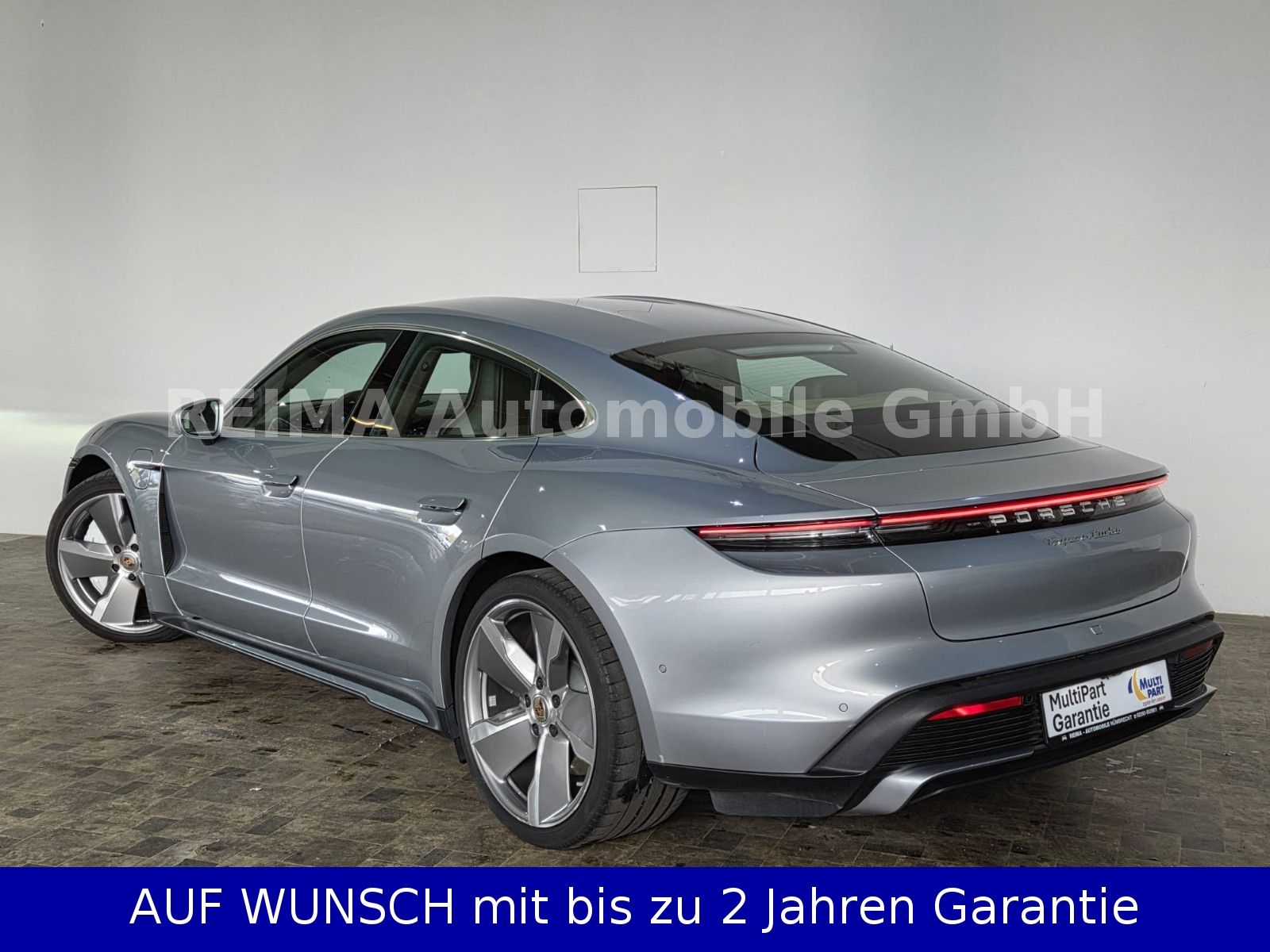 Fahrzeugabbildung Porsche Taycan Turbo 93 KWH, SOH 93,5%, LED